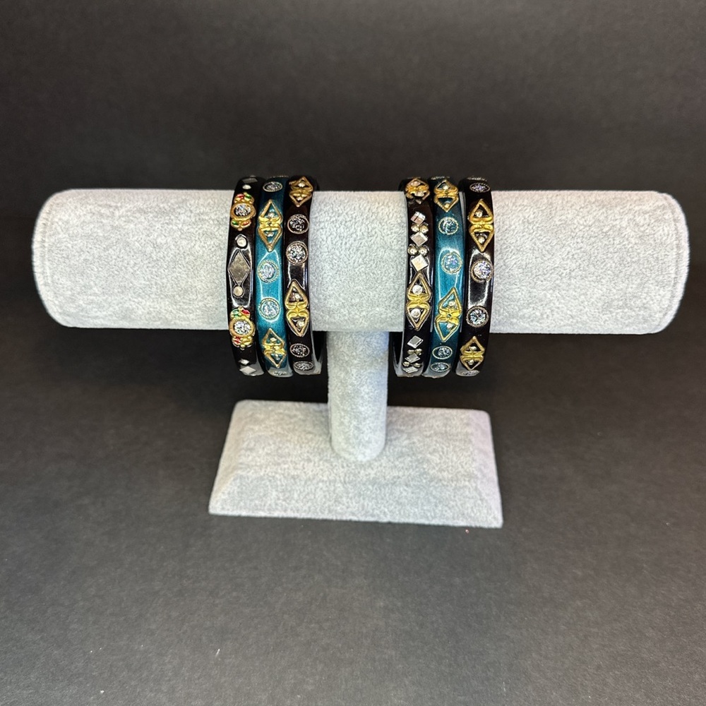 Beautiful Bangle Set - image 1